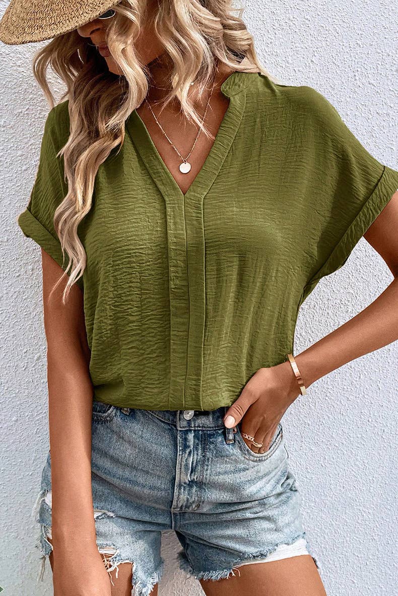 A stylish simple wrinkly thin breathable jumper