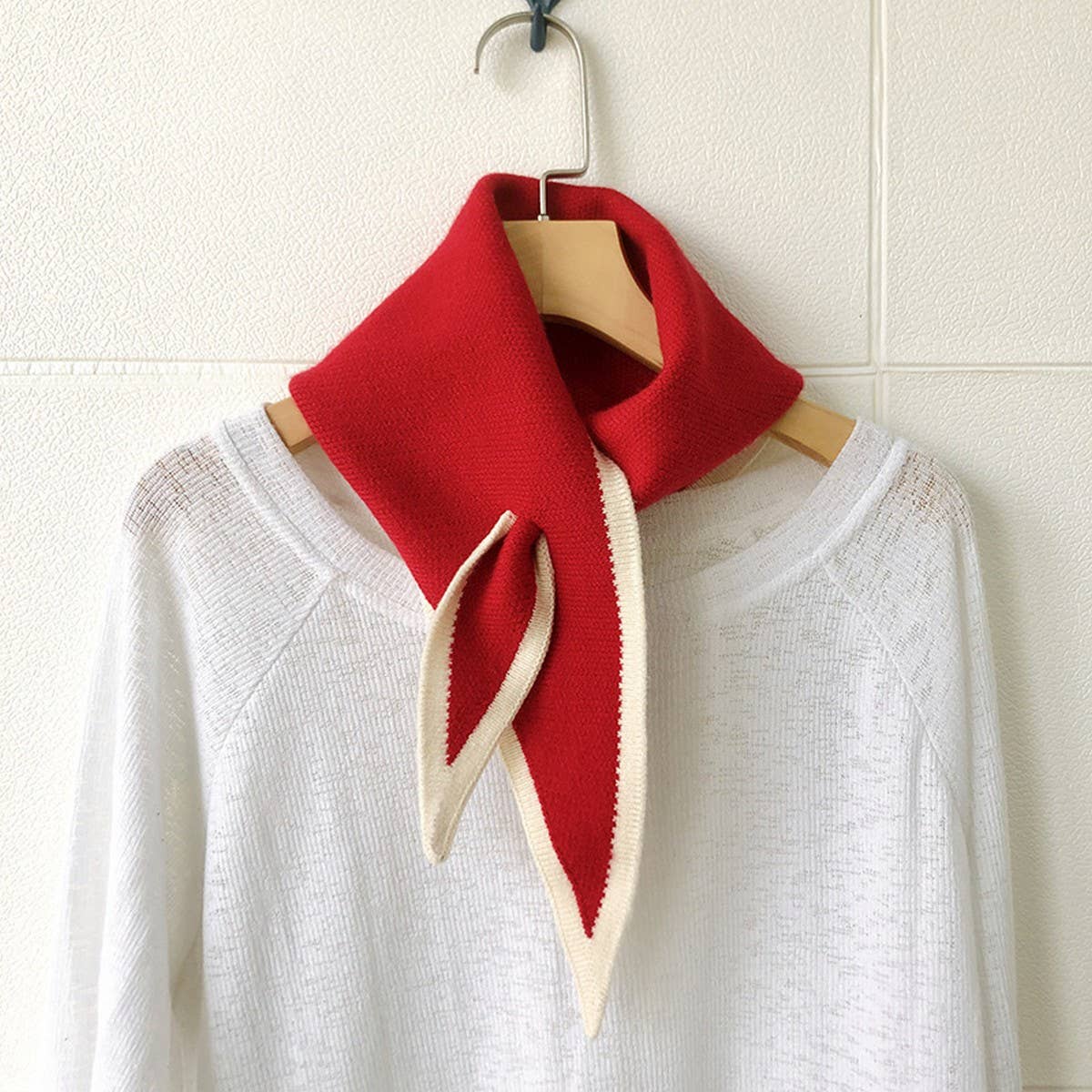 Knit Triangle Scarf for Women’s Winter Neck Wrap