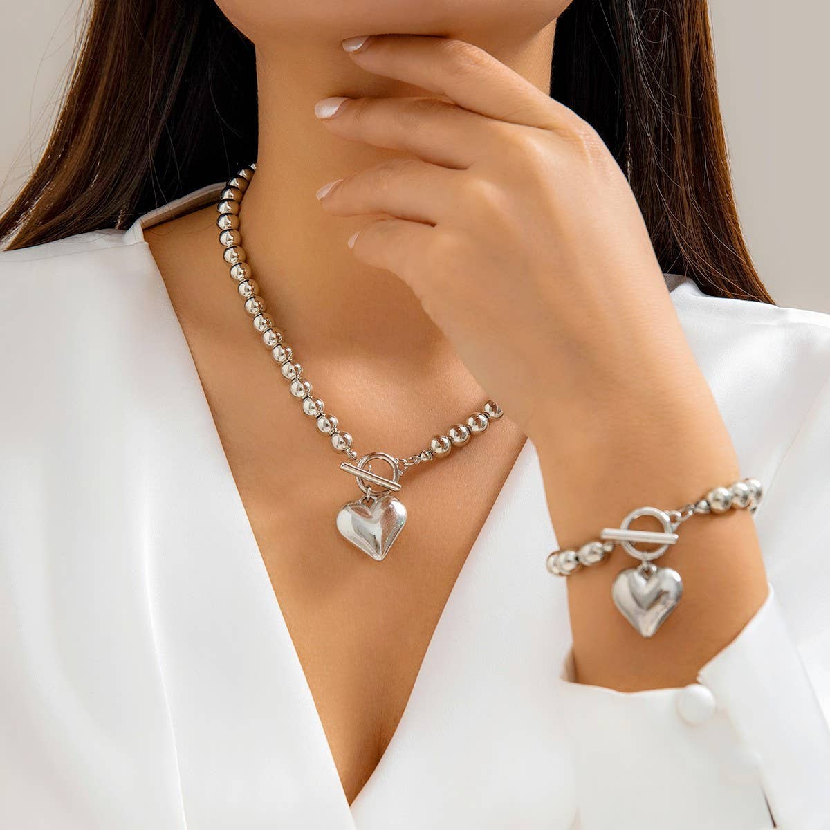 IMITATION PEARL HEART SHAPED PENDANT NECKLACE