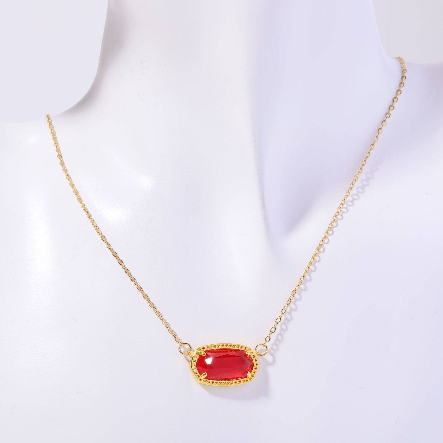 CREATIVE DECEMBER CRYSTAL PENDANT NECKLACE