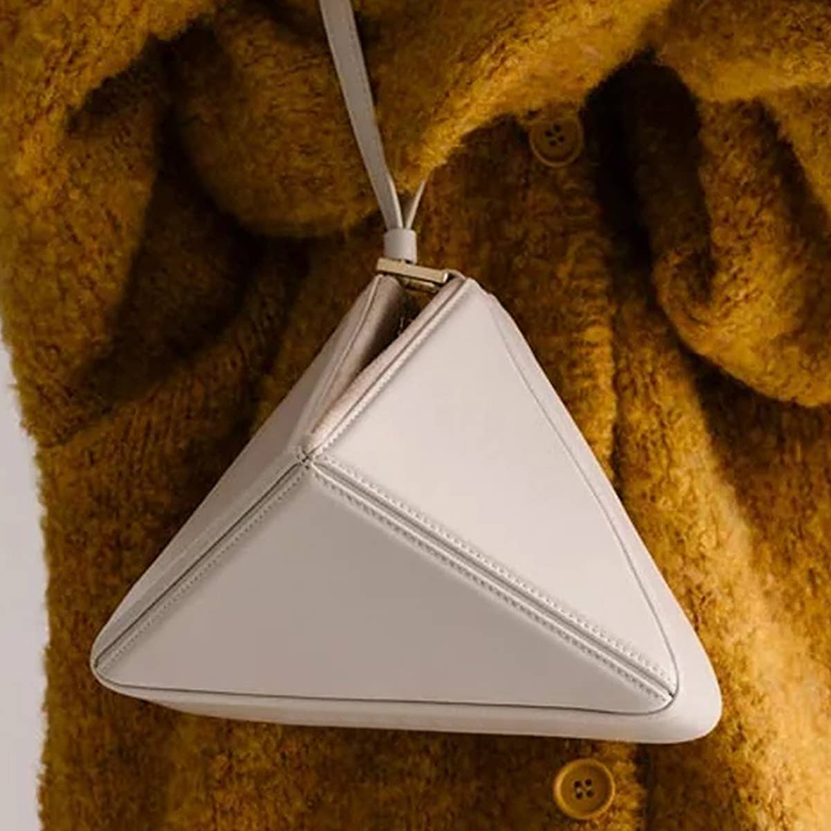 TURKISH STYLE FOLDING TRIANGLE SHOULDER BAG_CWAB1892