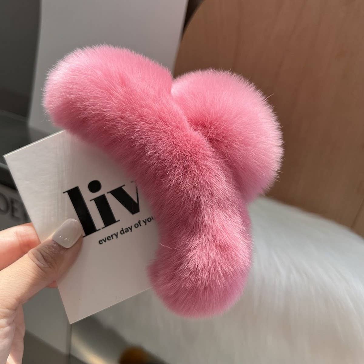 Large Real Rex Rabbit Fur Hair Claw - Cute & Cozy_CWAHA3302