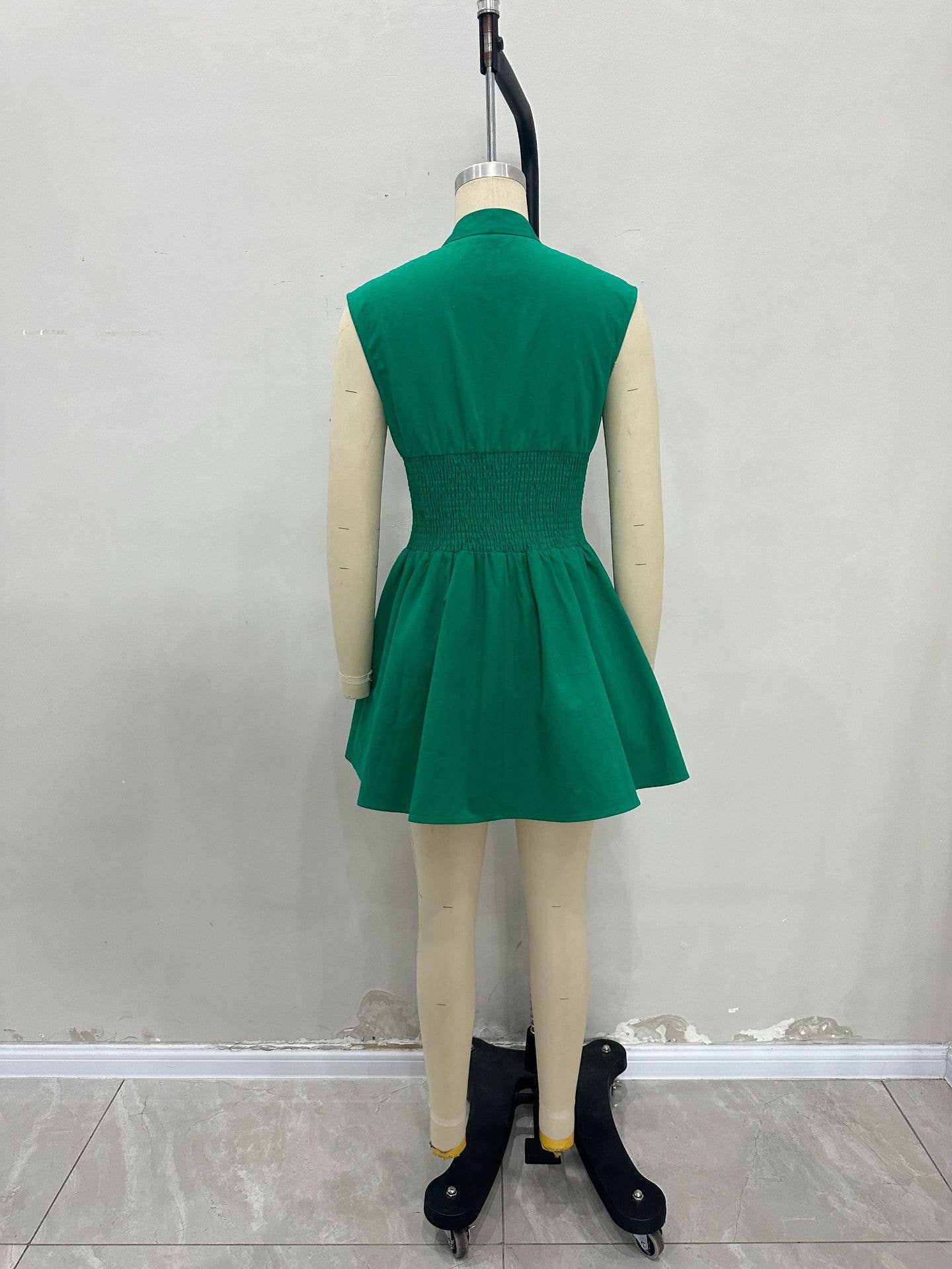 Collect waist temperament v-neck zipper dress