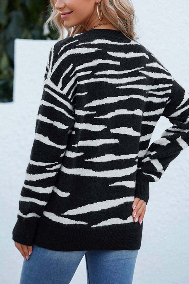 CWOSWL2942_CREW NECK ZEBRA PRINT KNITTED SWEATER