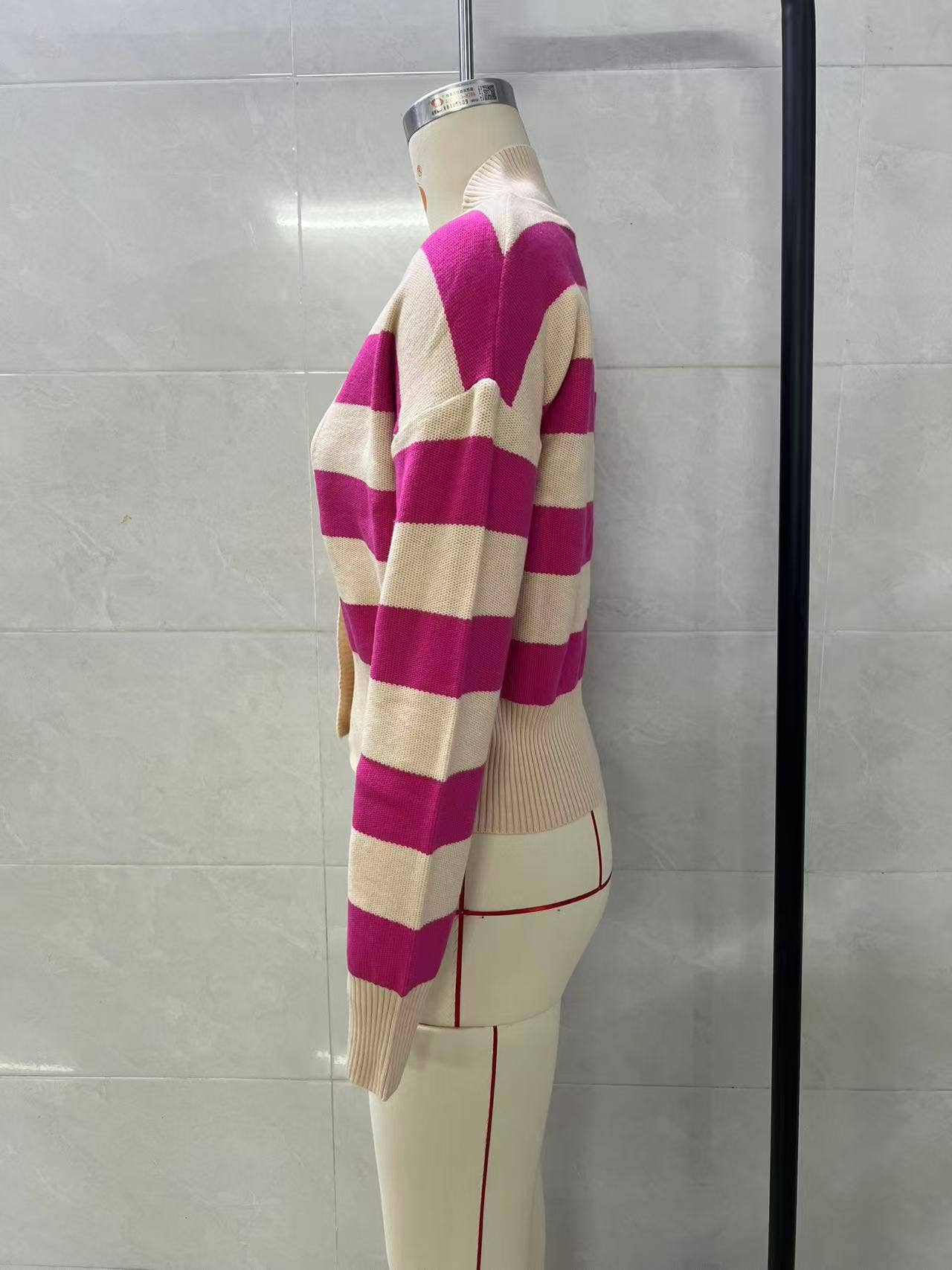 Contrasting color stripes loose knitted cardigan
