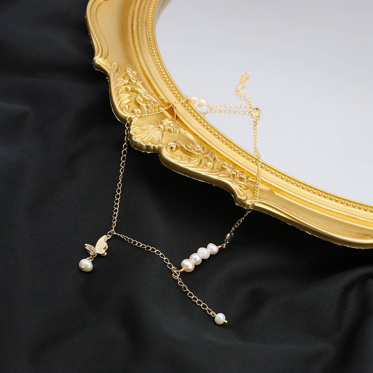 VERSATILE BUTTERFLY FRESHWATER PEARL NECKLACE