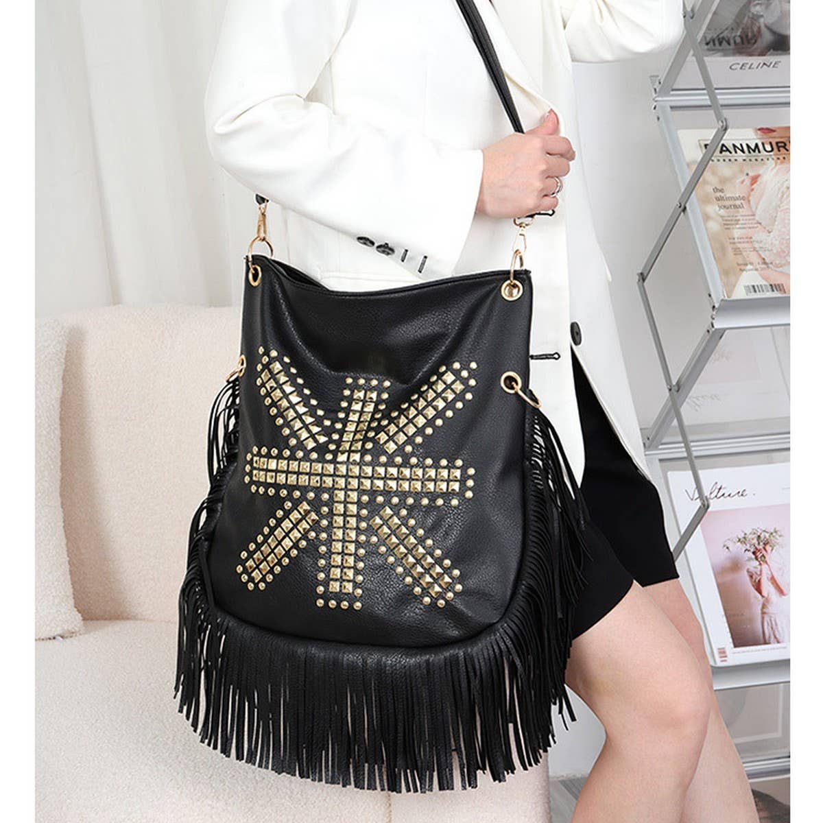 CWAB4538_RIVET SOFT LEATHER TASSEL HAND-HELD SHOULDER BAG