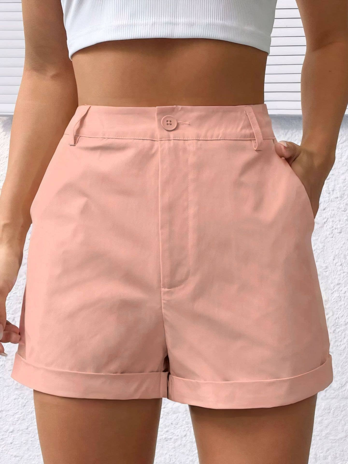 Casual, loose, simple and solid-colored shorts