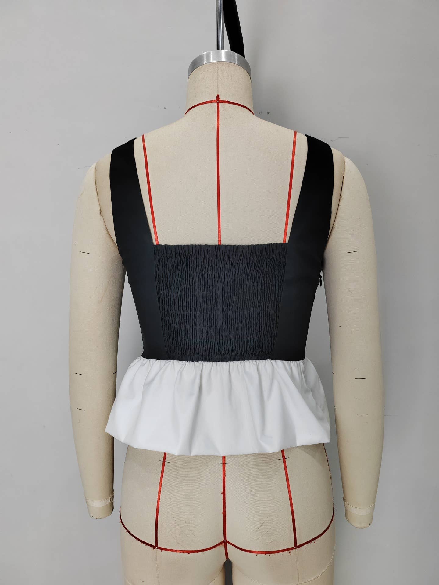 Color-blocking spliced cable top with halter top