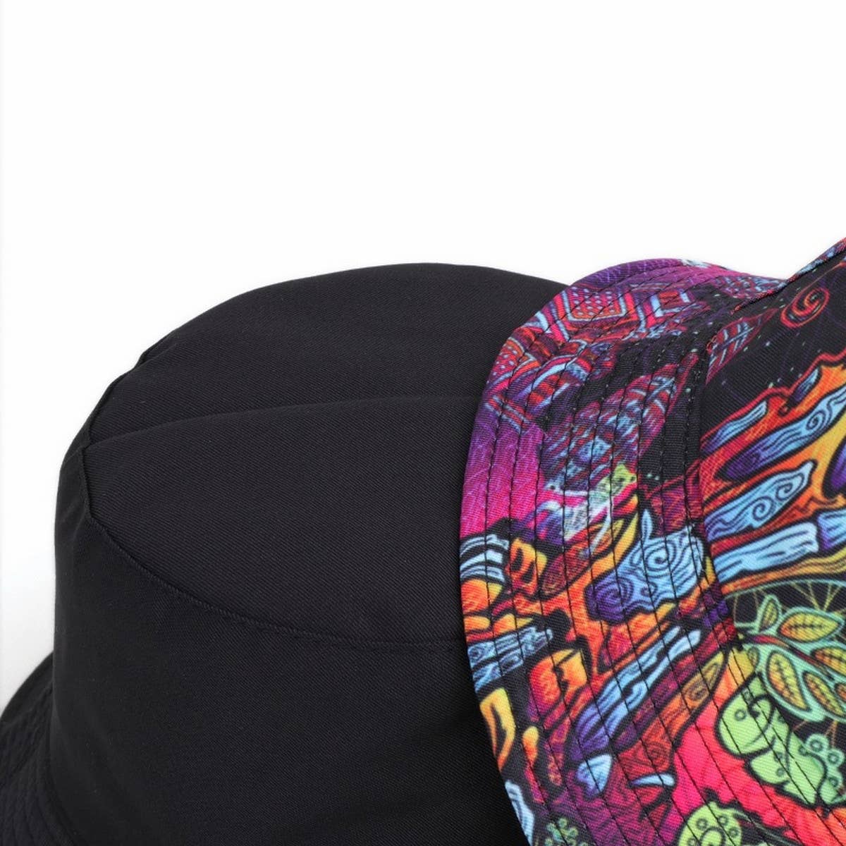 DOUBLE-SIDED VINTAGE GRAFFITI PRINT BUCKET HAT_CWAH1546