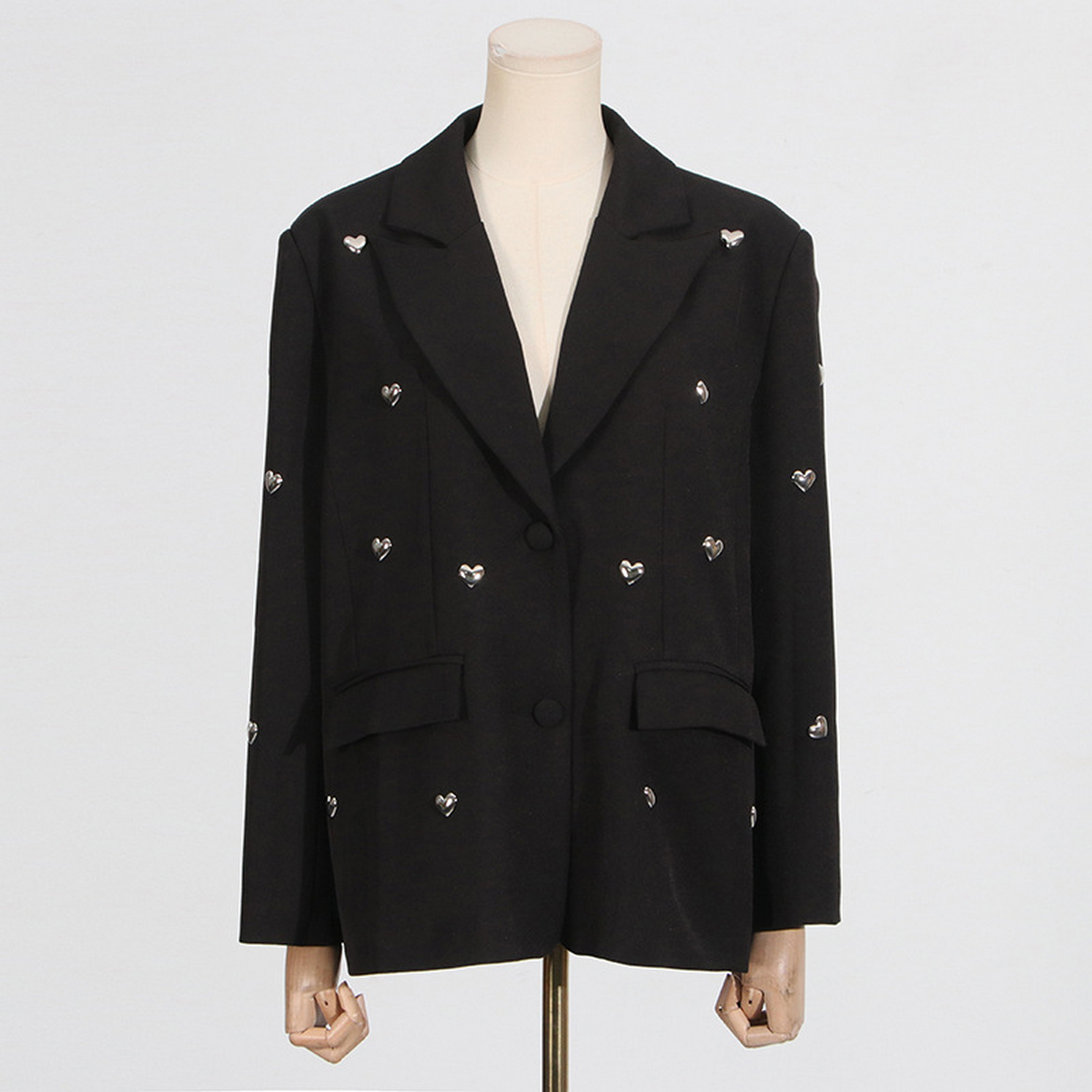 Spring Loose Fit Blazer with Heart Metal Detail_CWOCO1231