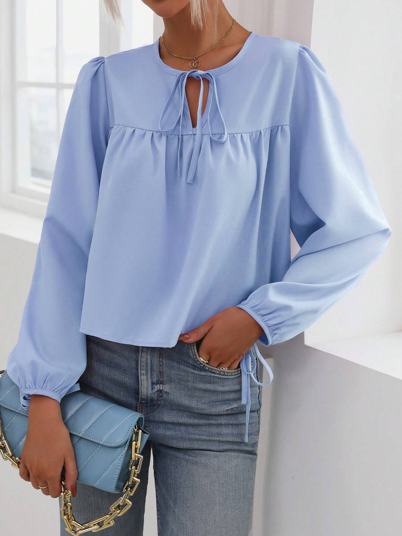 CREW NECK PULLOVER WITH PUFFY SLEEVES