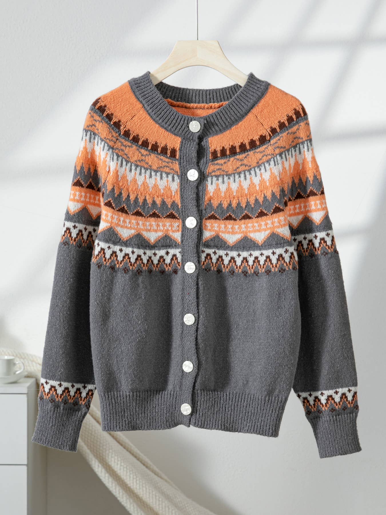 Color-blocking single-breasted knitted cardigan