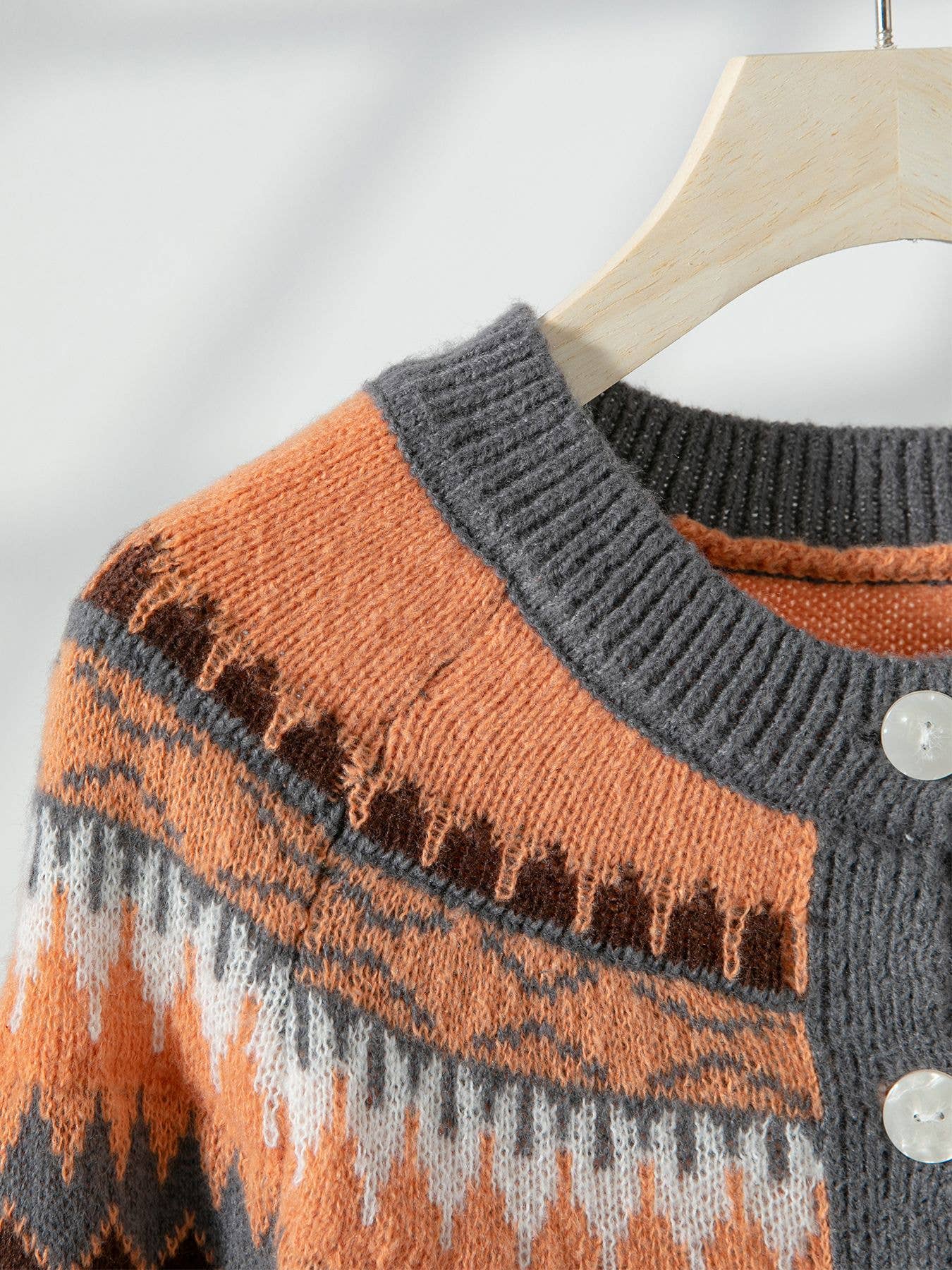 Color-blocking single-breasted knitted cardigan