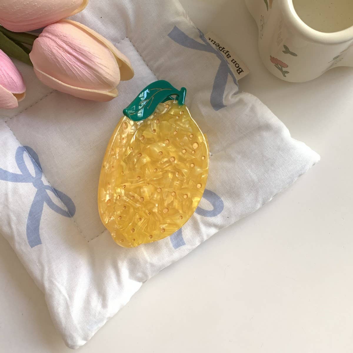 CWAHA07735_SUMMER FRUIT STRAWBERRY DURIAN ACRYLIC HAIR CLAW