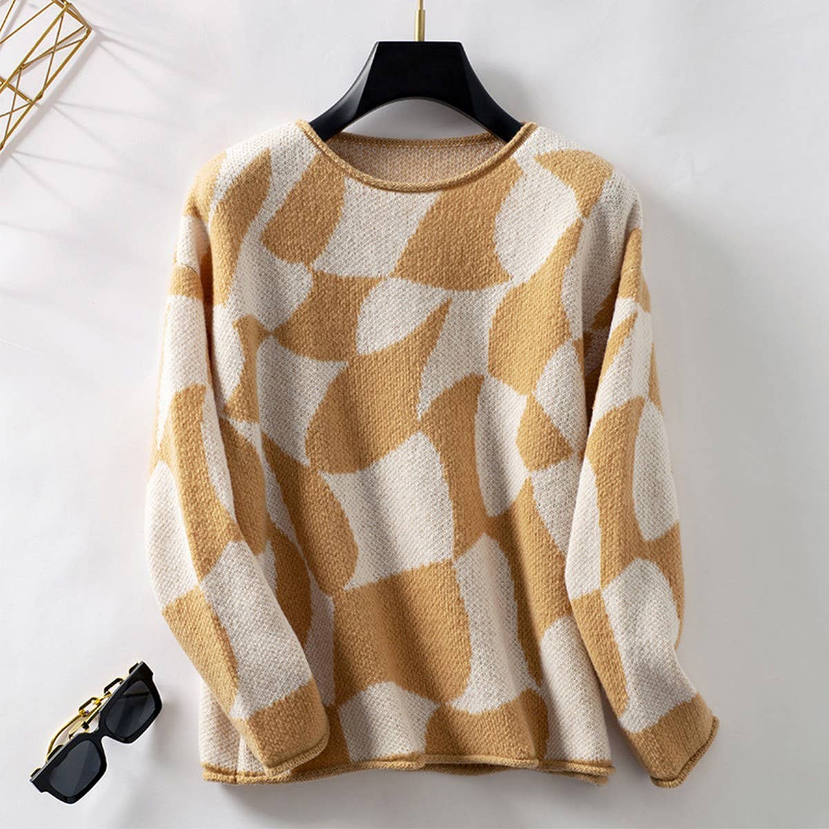 Color contrast crew neck pullover sweater