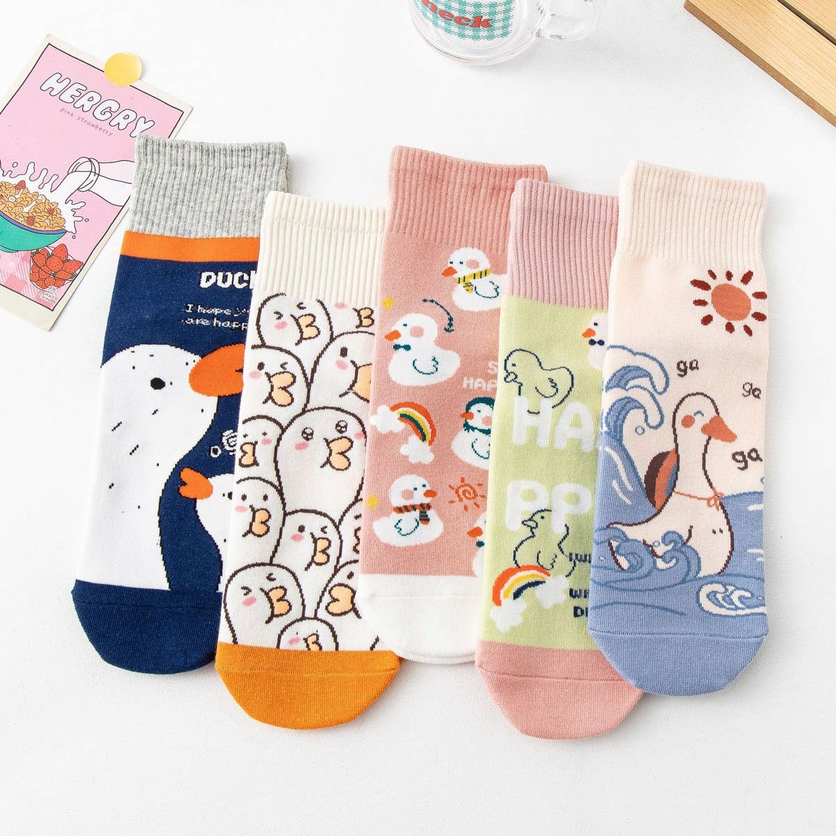 CARTOON BEAR CHECKERBOARD MIDDLE TUBE SOCKS_CWMS1389