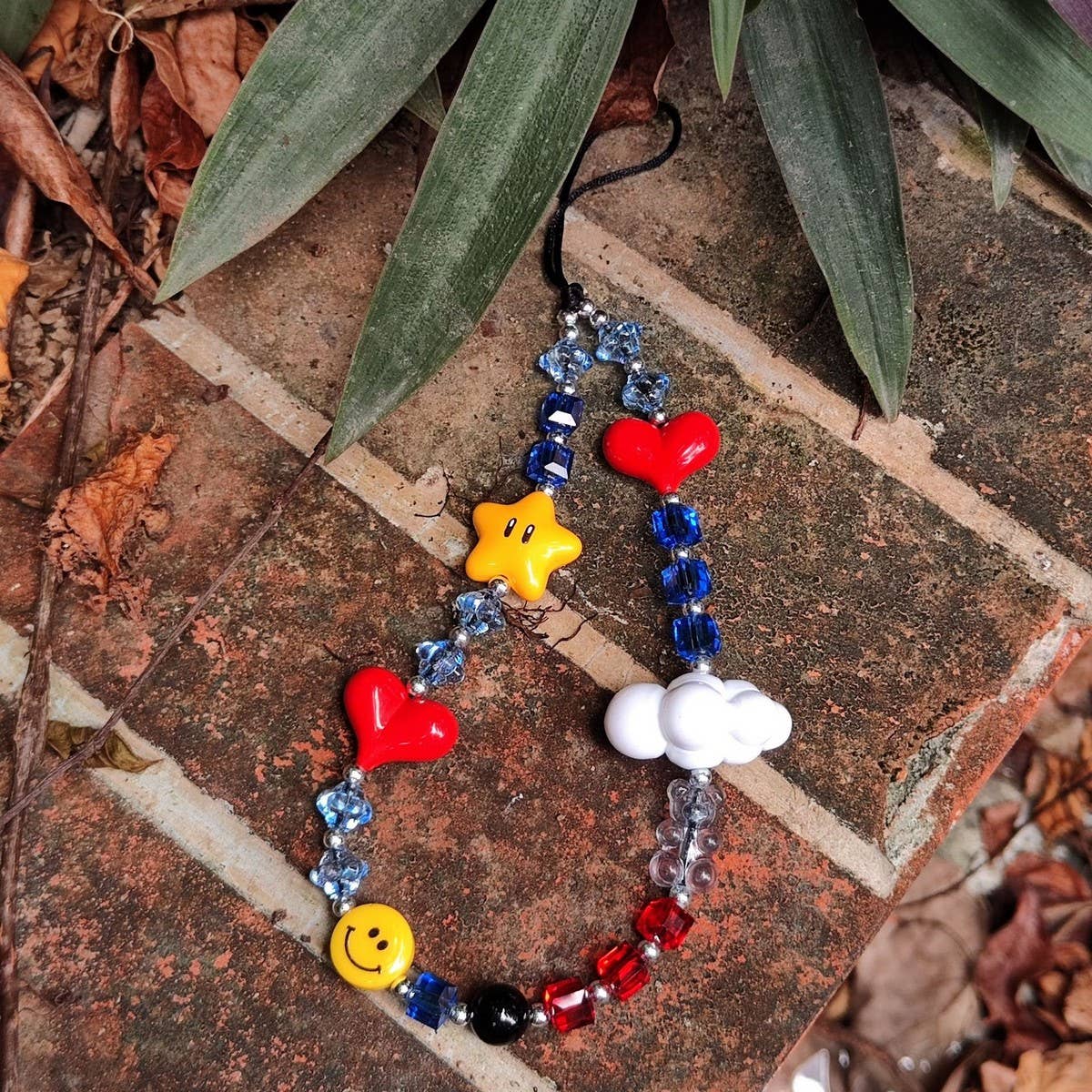 CWMM8708_SIMPLE HANDMADE BEADED HEART MOBILE PHONE STRAP