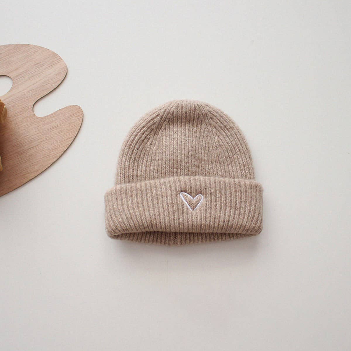 CHILDREN'S STYLISH EMBROIDERED HEART KNITTED HAT_CWAH2934