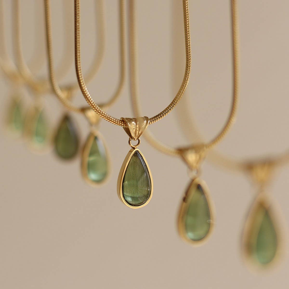 NICHE FRENCH WATER DROP BLUE OCEAN NECKLACE_CWAJE1605