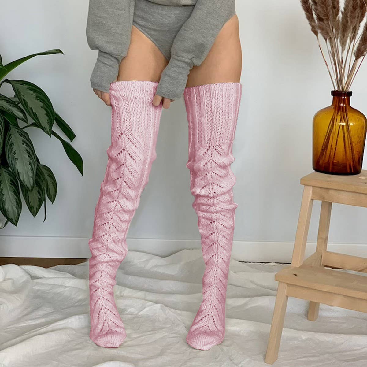AUTUMN AND WINTER HOLLOW OVER-THE-KNEE SOCKS_CWMS0847