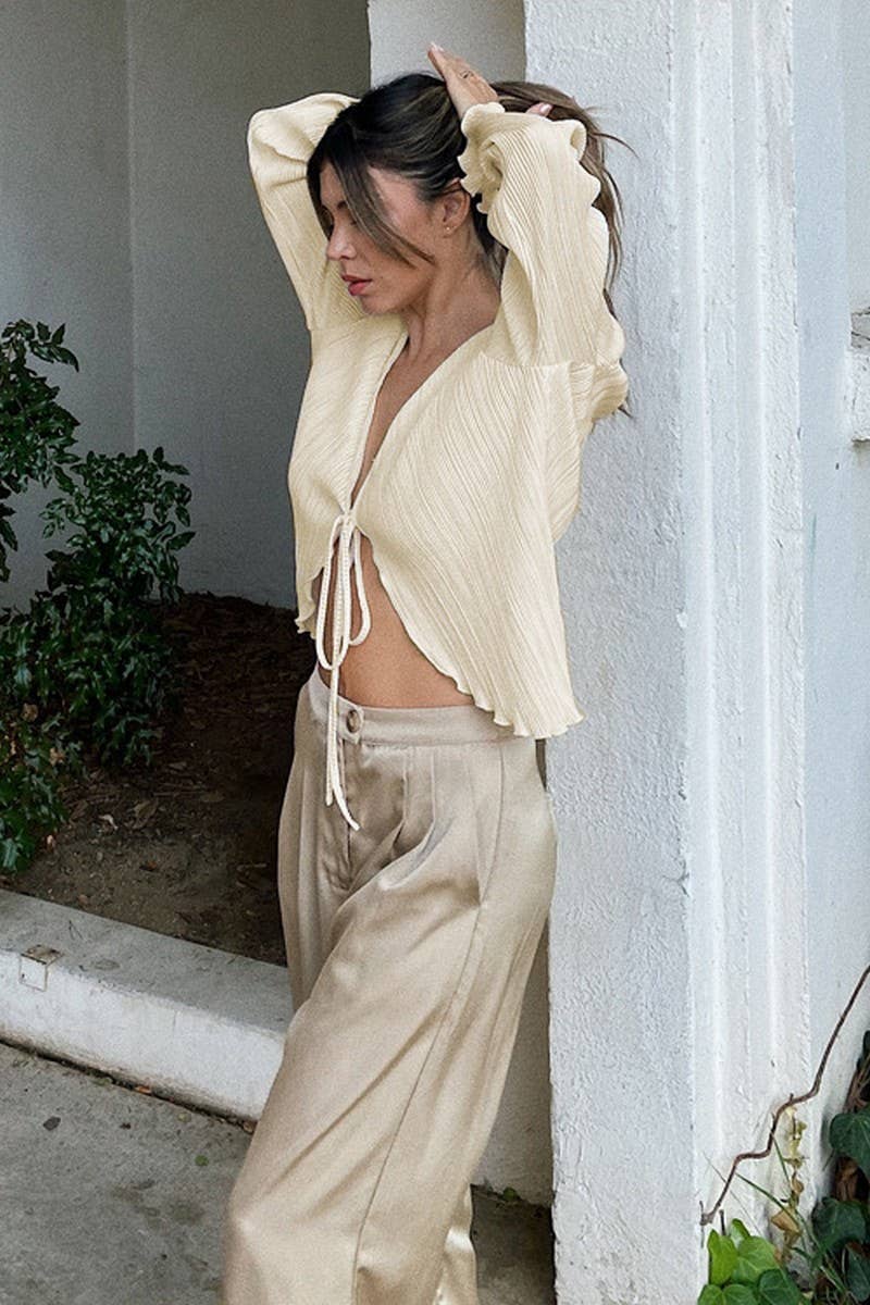 CWTBLL3976_SLIM FIT PLEATED BELL SLEEVE BLOUSE