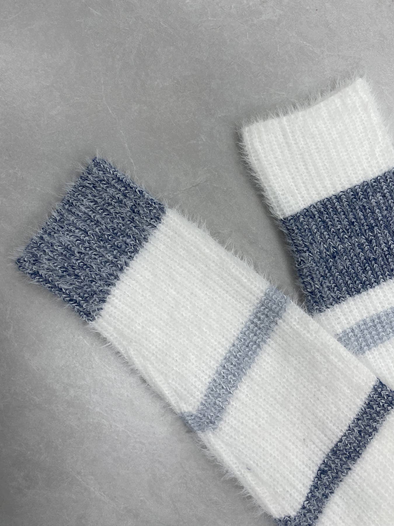 Contrast color design sense knit sweater