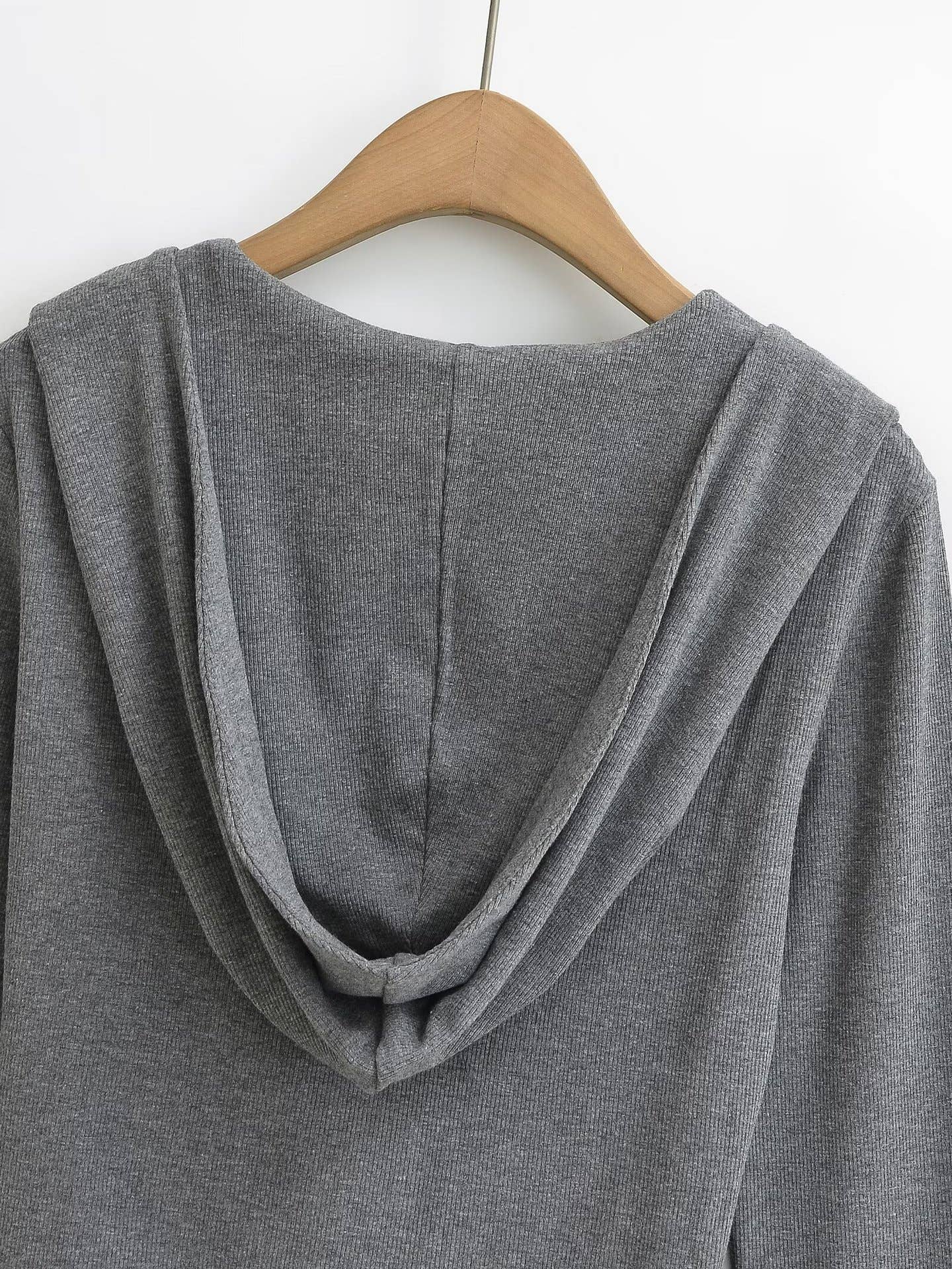 Design cross-V-neck zipper hooded sweatshirt