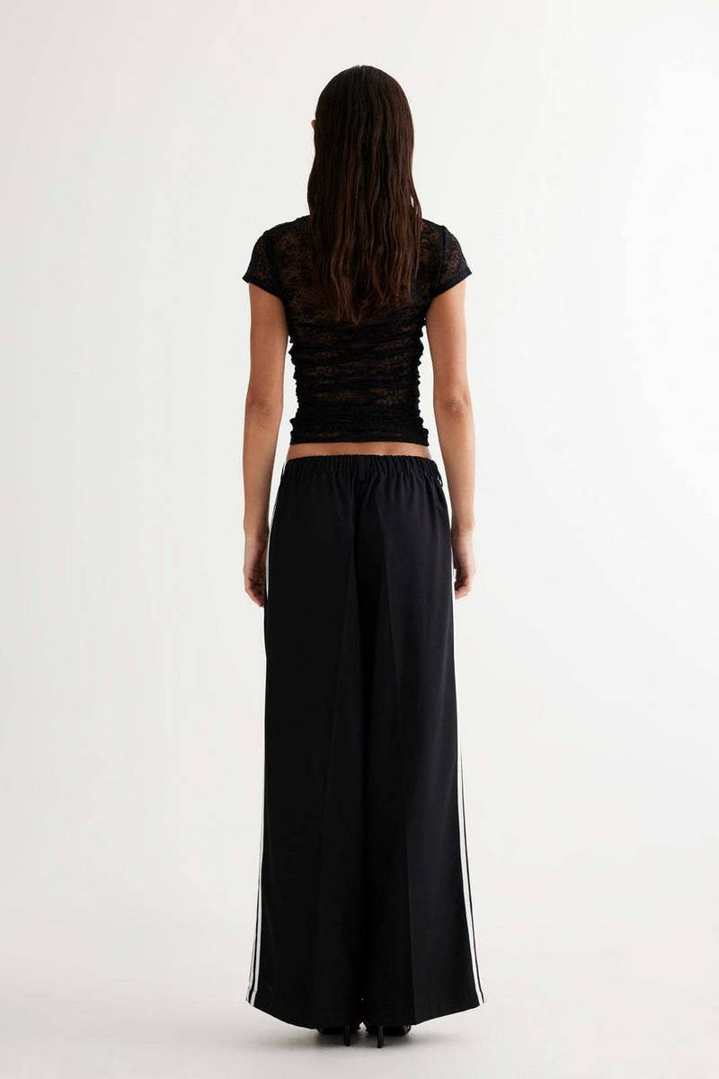 CWTBLS2220_LACE HOLLOW OUT CREW NECK SHORT SLEEVE TOP