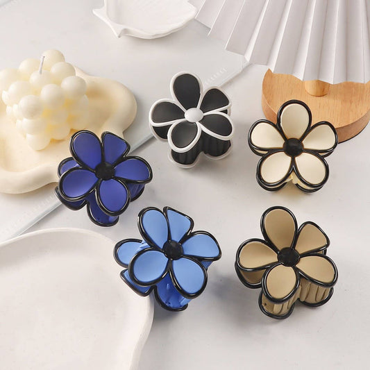 CWAHA1398_ELEGANT BLACK BORDER FLOWER HAIR CLAW CLIP