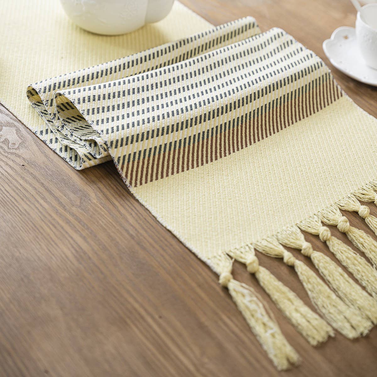 HOUNDSTOOTH TASSEL STYLISH TABLE RUNNER