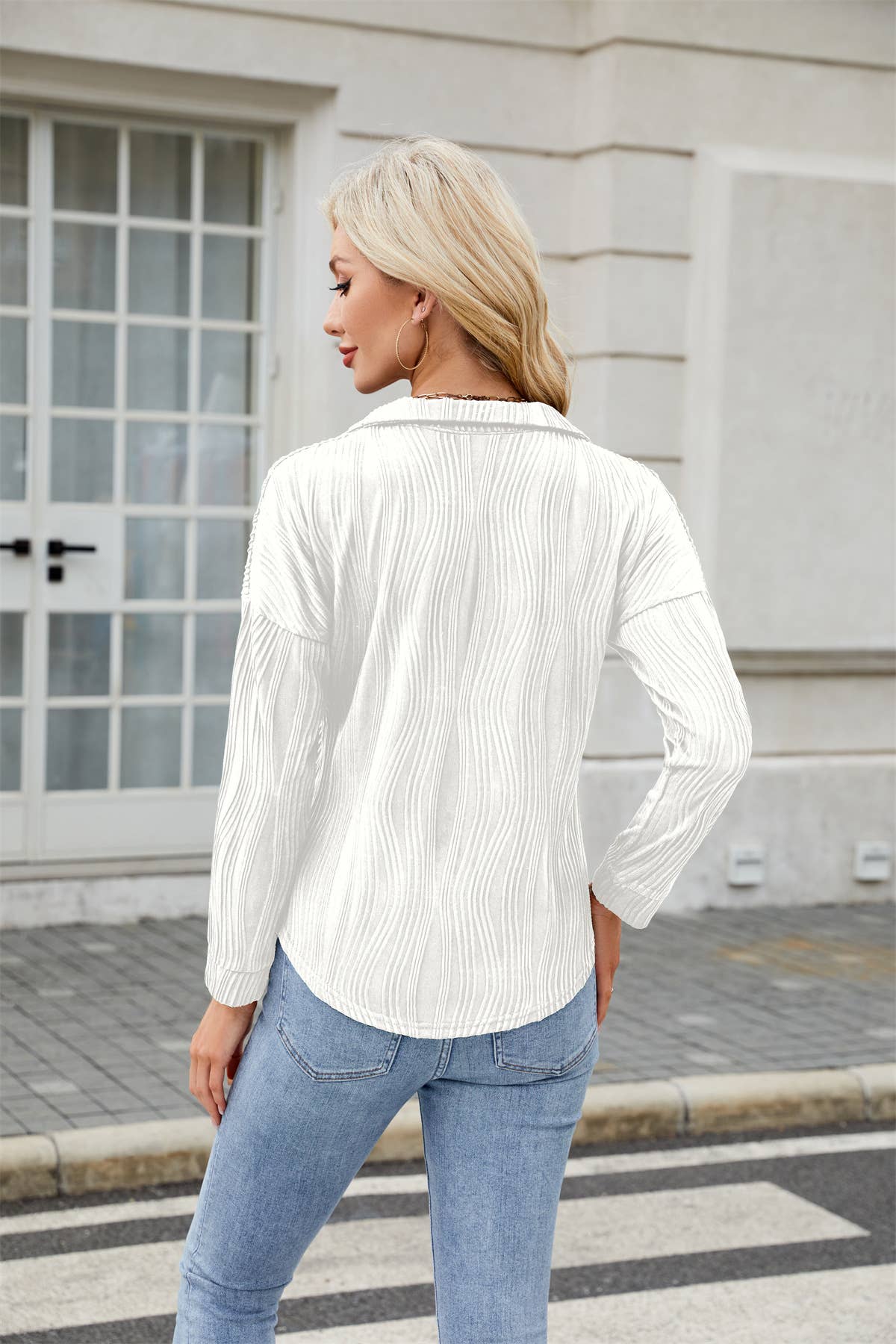 Fashionable lapel fitted long-sleeved top