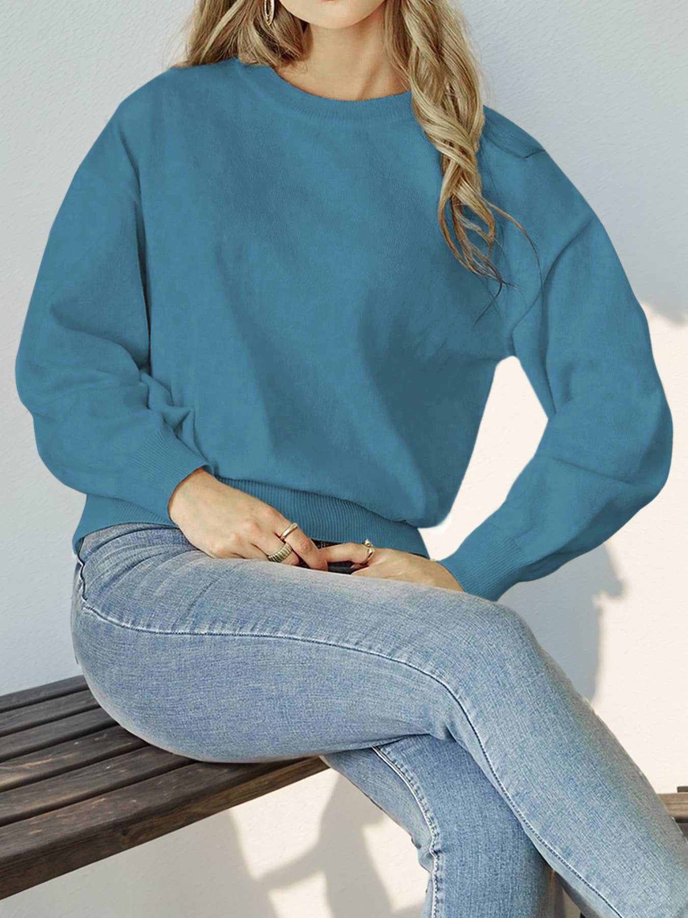 CREW-NECK LONG-SLEEVED SOLID COLOR SWEATER