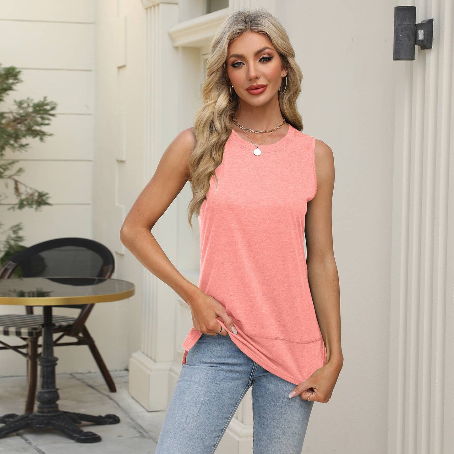 Crew-neck sleeveless T-shirt slit loose tank top